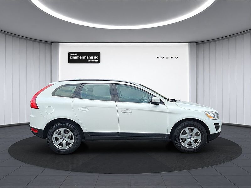 Volvo  2.4 D4 Momentum AWD S/S