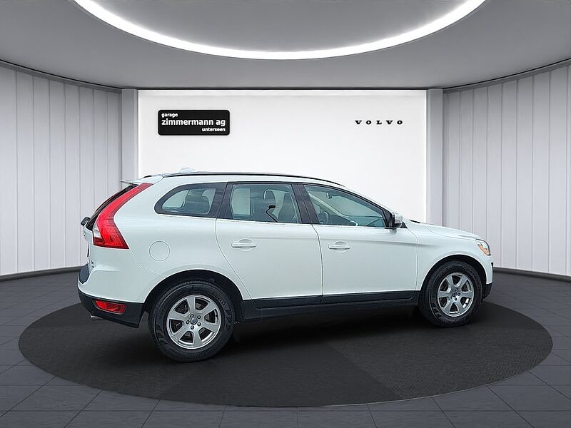 Volvo  2.4 D4 Momentum AWD S/S