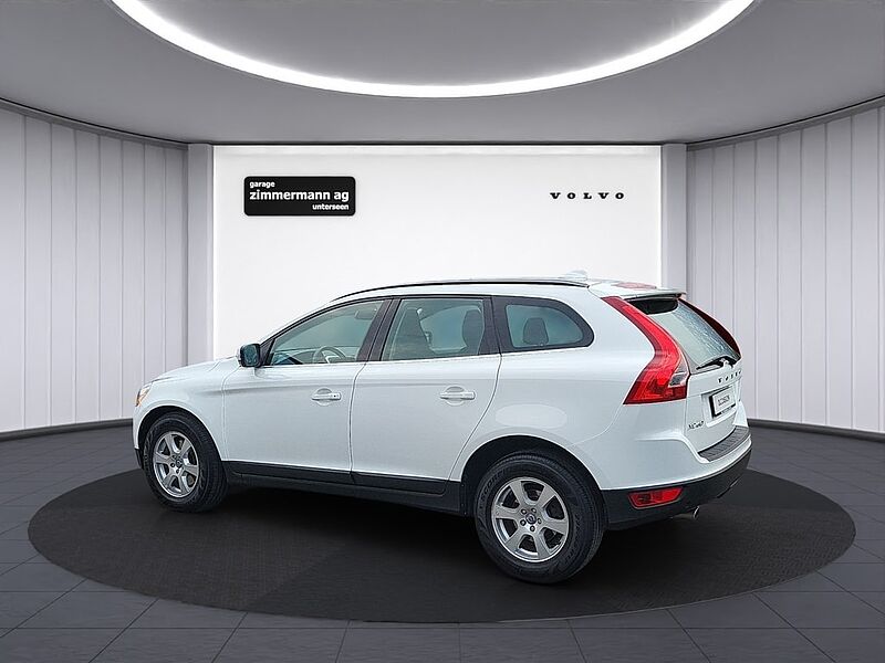 Volvo  2.4 D4 Momentum AWD S/S