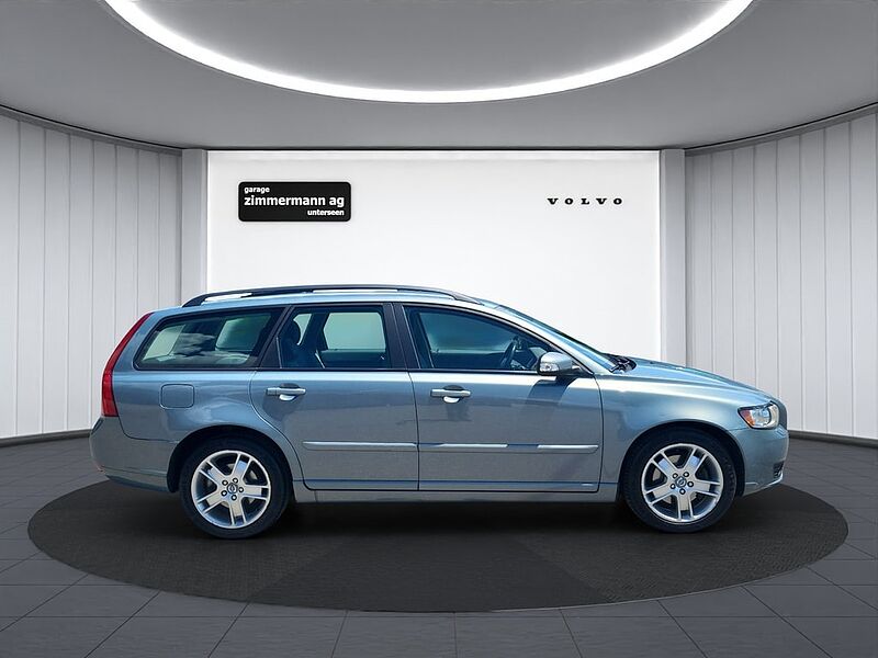 Volvo  2.0 D Summum