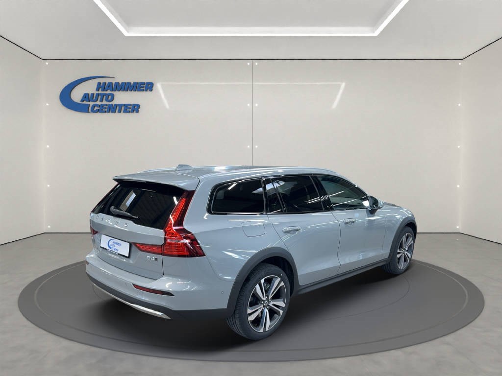 Volvo  Cross Country 2.0 B4 Plus