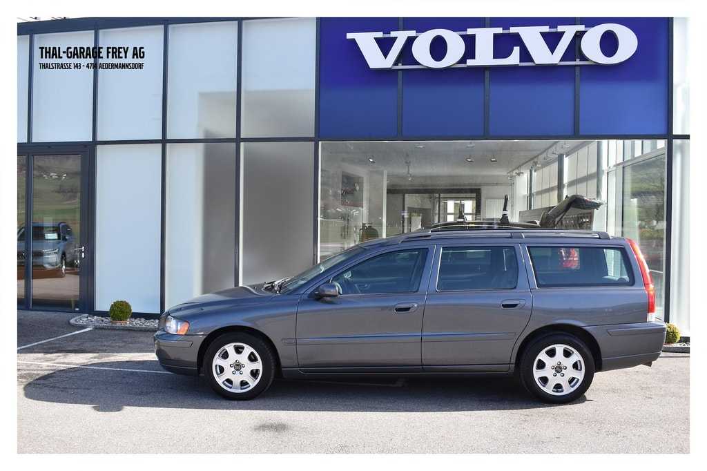 Volvo  2.4 20V 140 Momentum Bi-Fuel