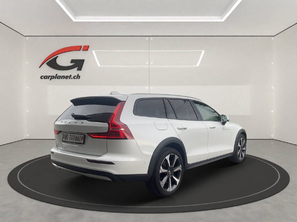 Volvo  Cross Country 2.0 B4 Plus AWD