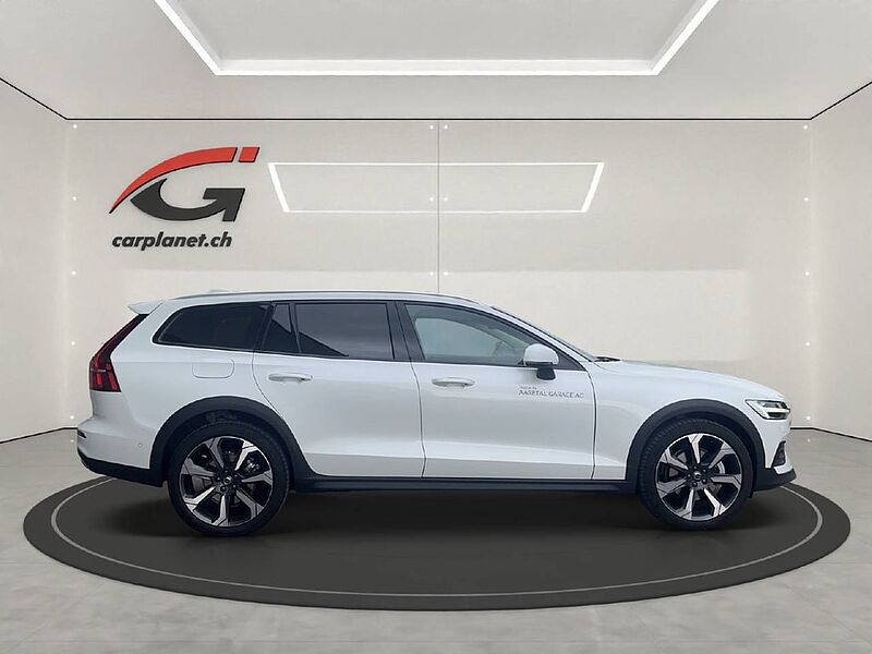 Volvo  Cross Country 2.0 B4 Plus AWD