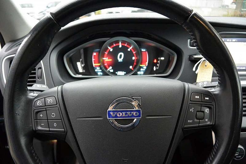 Volvo  CC D2 Kinetic