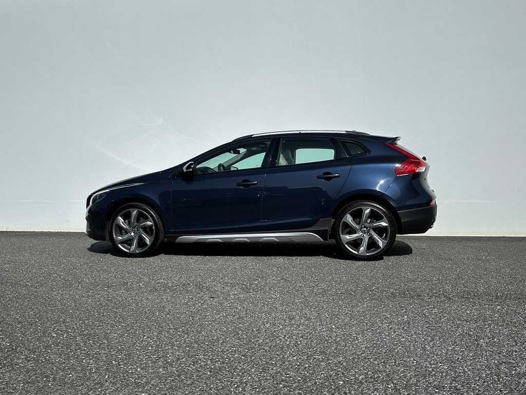 Volvo  CC 2.5 T5 Summum AWD S/S