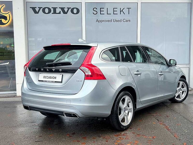 Volvo  D4 Momentum